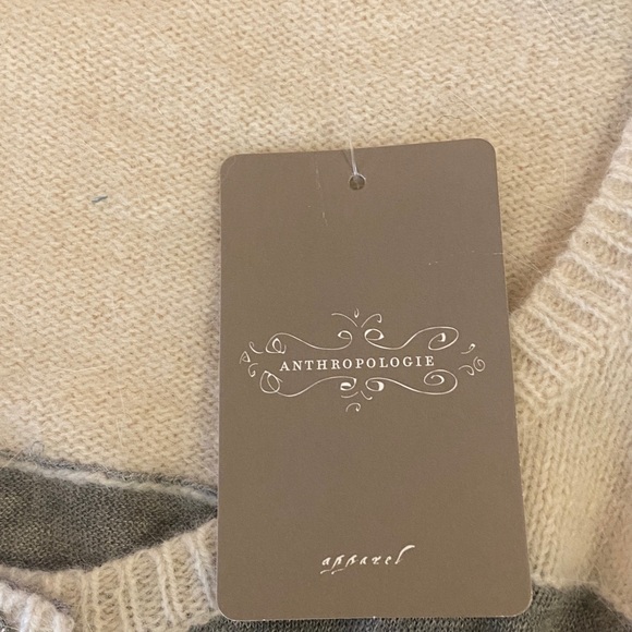 Sweater - Picture 4 of 7